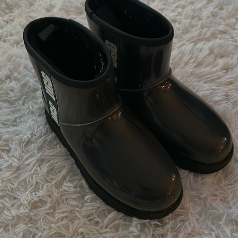 Clear/Black Uggs